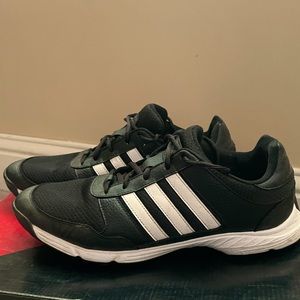 Adidas 10.5 M Black golf shoes